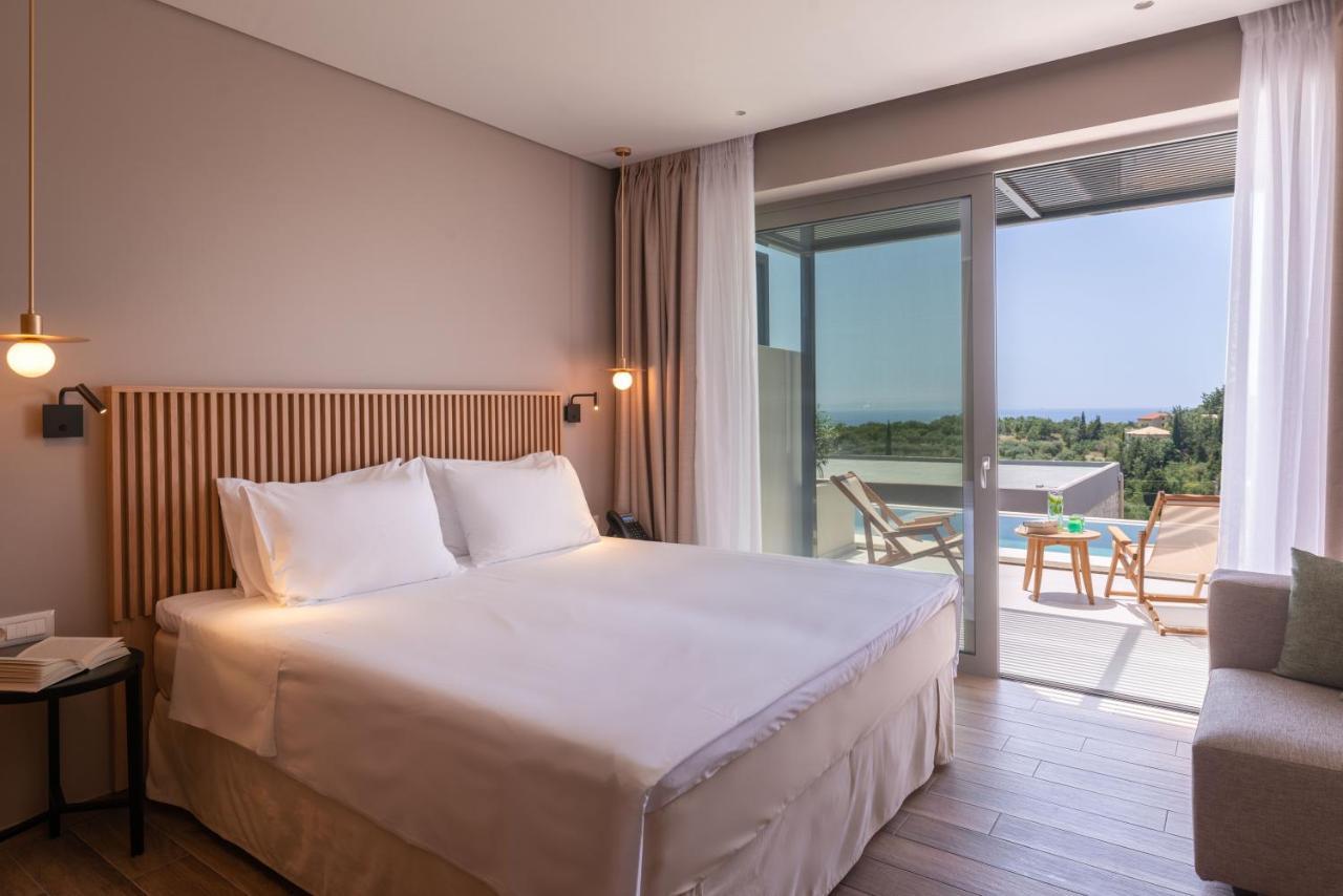 Deluxe Double Room with Sea View and Pool