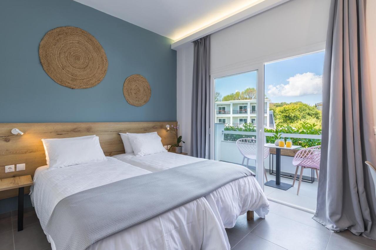 Deluxe Double or Twin Room Pool View
