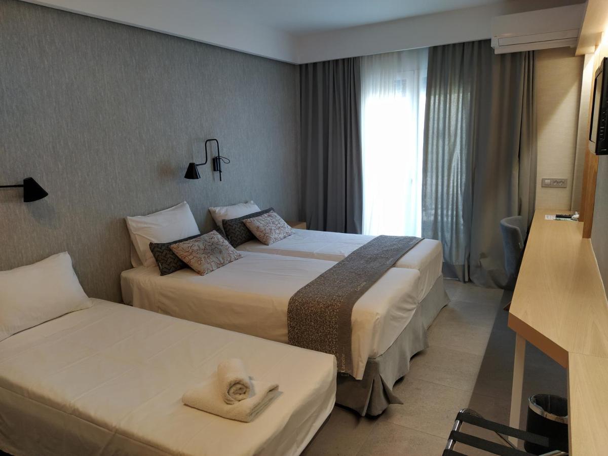 Chambre Lits Jumeaux avec Lit d'Appoint Pliant - Vue sur Montagne