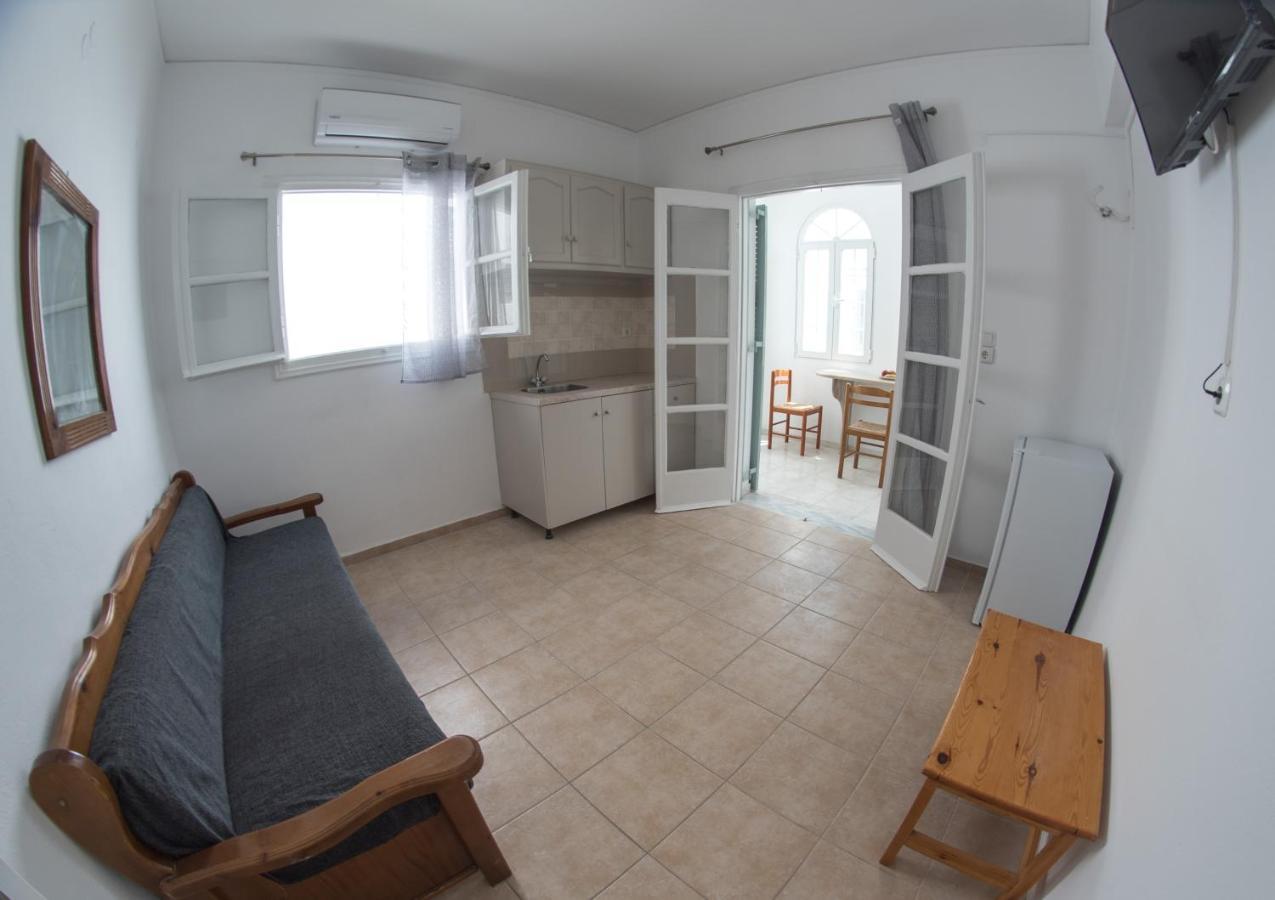 Apartment with Mountain View,1002075696:JPEG