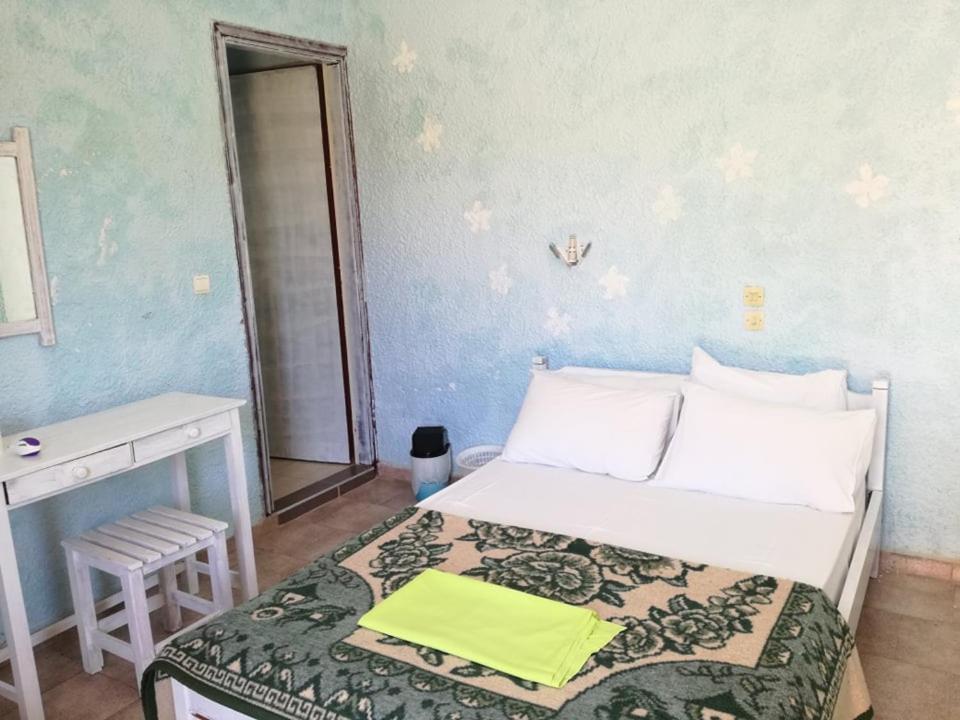 Basic Triple Room