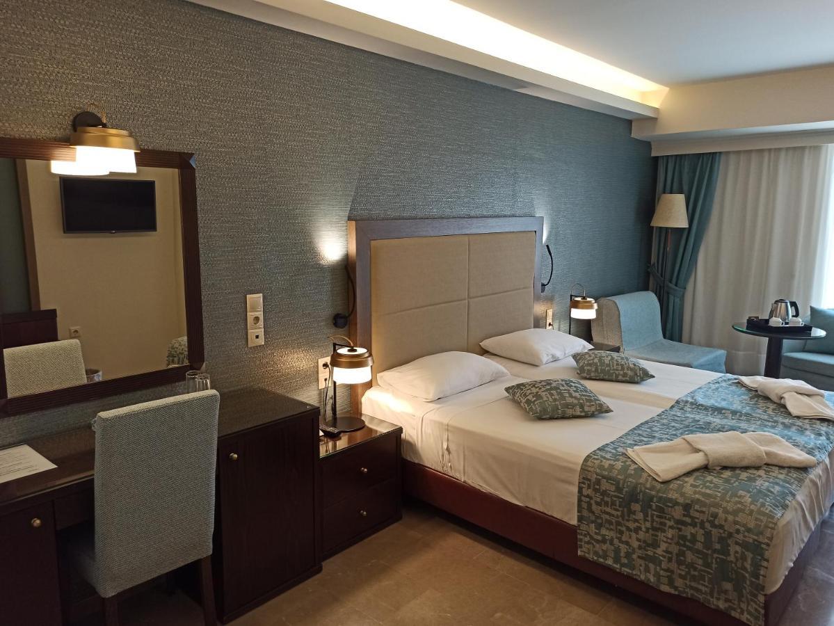 Chambre Triple Supérieure avec Vue sur la Montagne