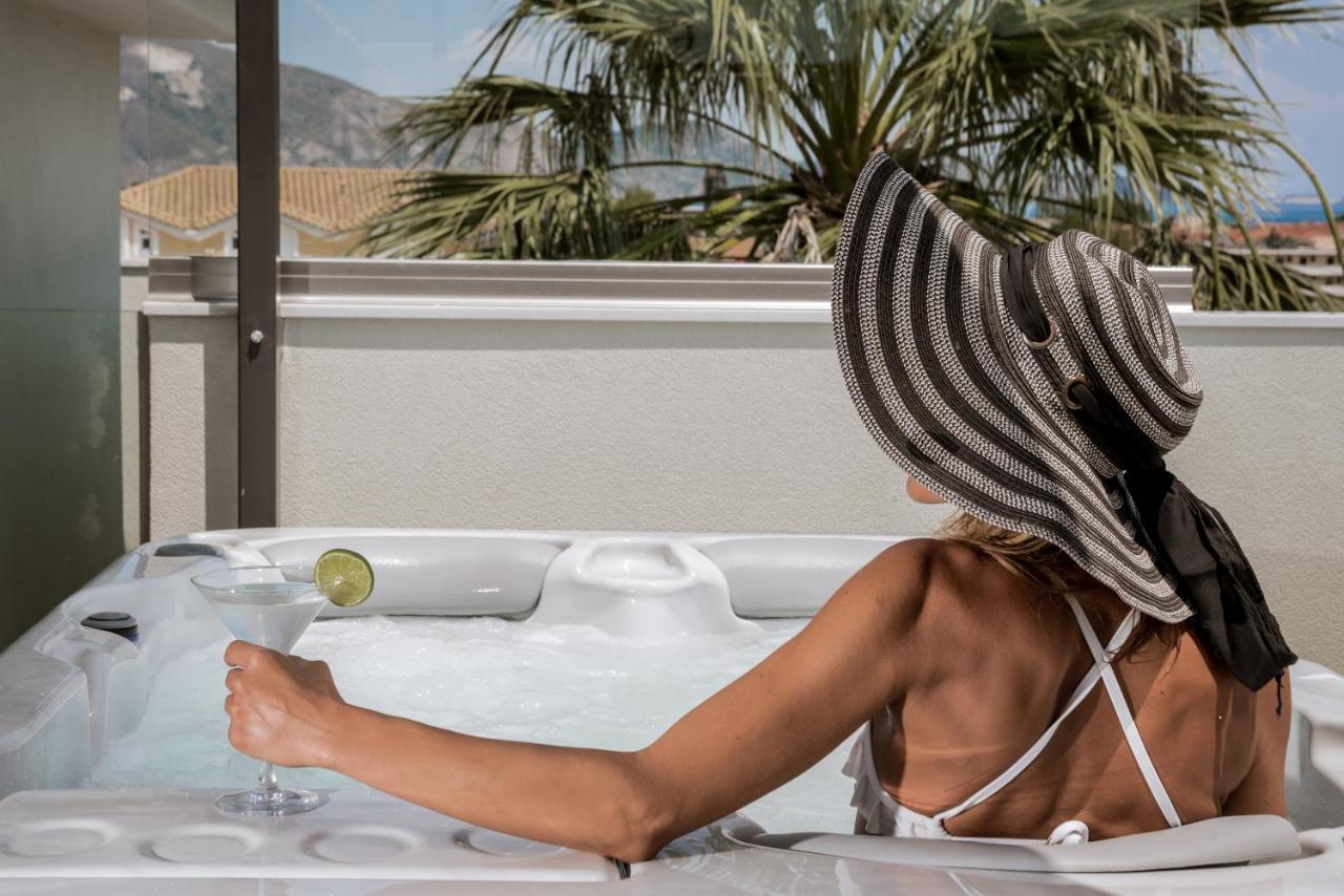 King Suite Spa Bath