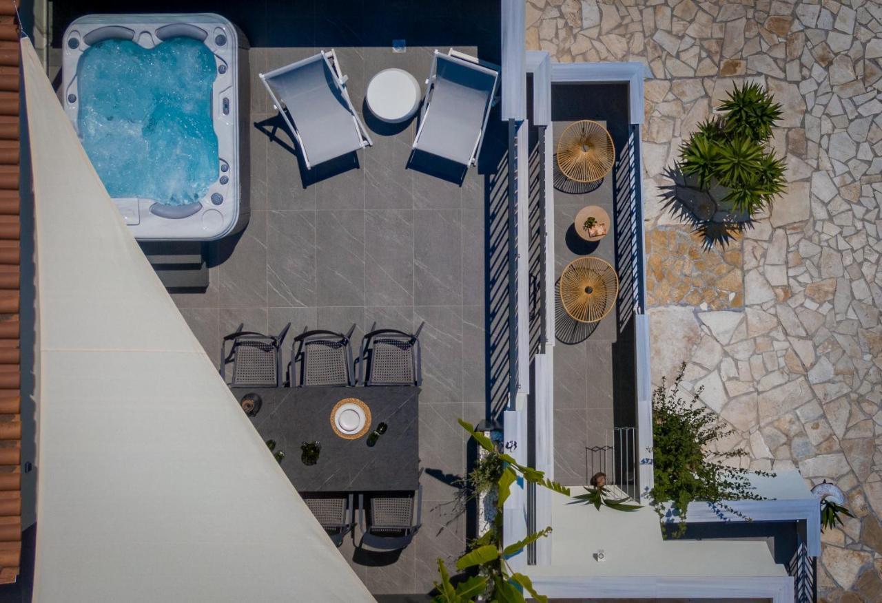 King Suite Spa Bath