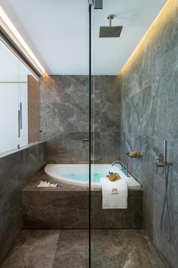 Suite spa bath,1008179356:JPEG
