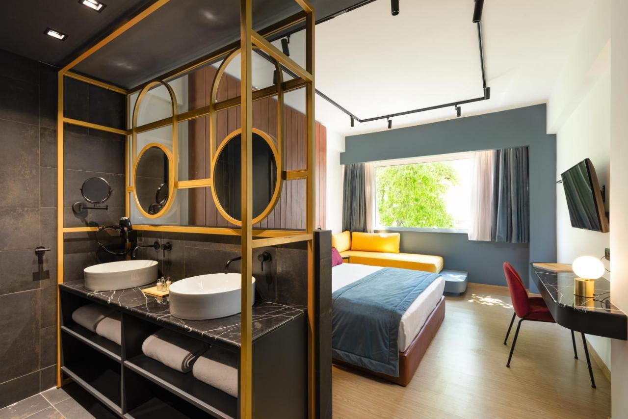 Business Executive,1008877267:JPEG