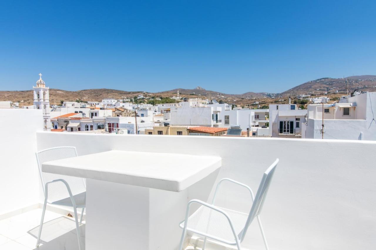 Deluxe Δίκλινο Δωμάτιο με Μπαλκόνι και θέα στην Πόλη