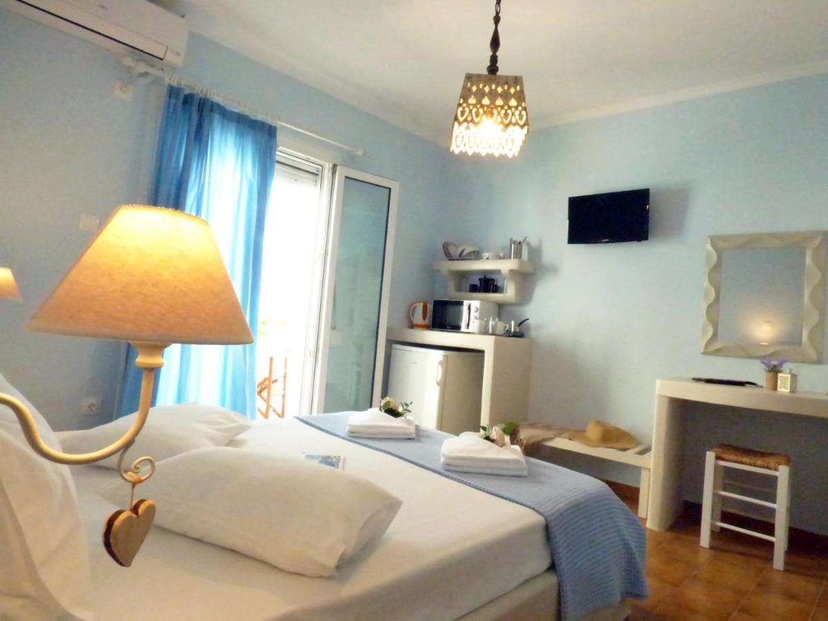 Chambre Double - Rez-de-Chaussée - Vue sur Arrière-Cour (2)