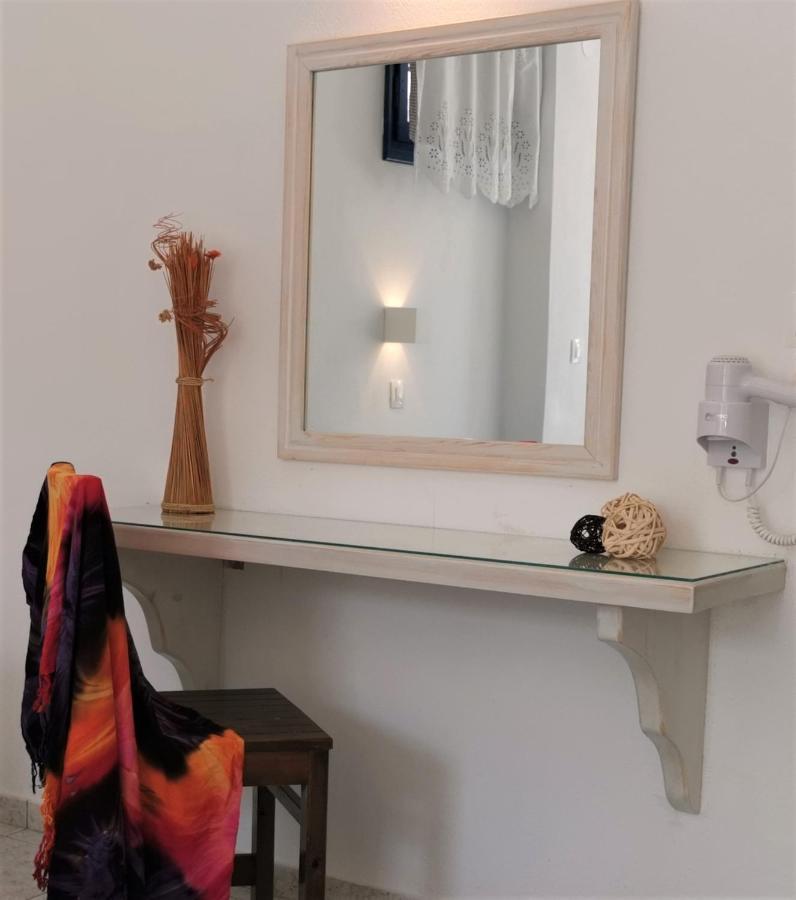 Budget Twin Room Semi Basement