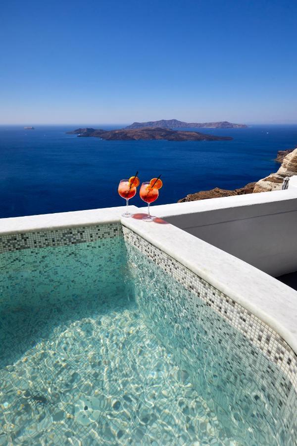 Suite Petit con jacuzzi privado climatizado al aire libre y vistas a la caldera