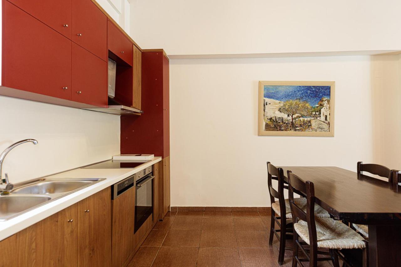 Βίλα 2 Υπνοδωματίων με Ιδιωτική Πισίνα και Κουζίνα