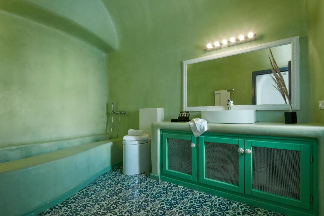 Emerald Suite Outdoor Hot Tub