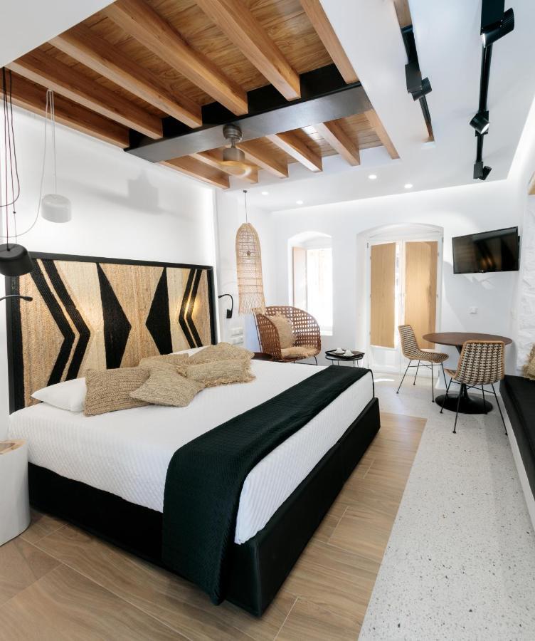 Natura Doppelzimmer mit Pool und seitlichem Meerblick