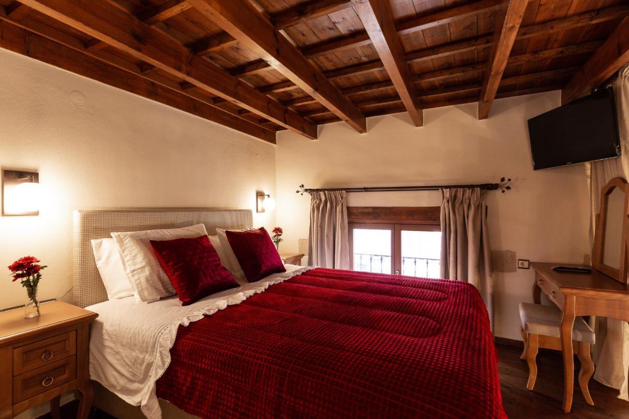 Apartament typu Suite z łóżkiem typu king-size i balkonem