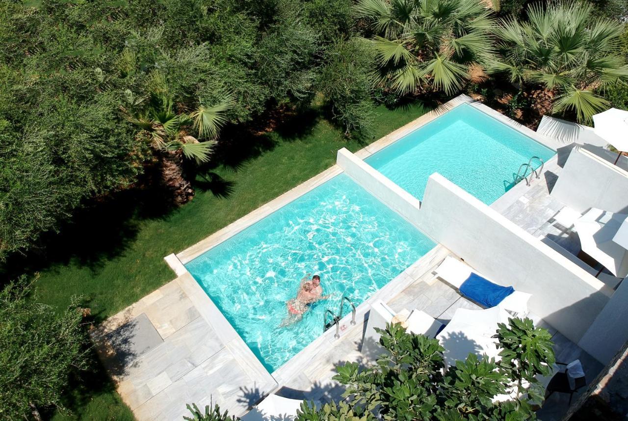Double Room Sharing Pool & Garden View