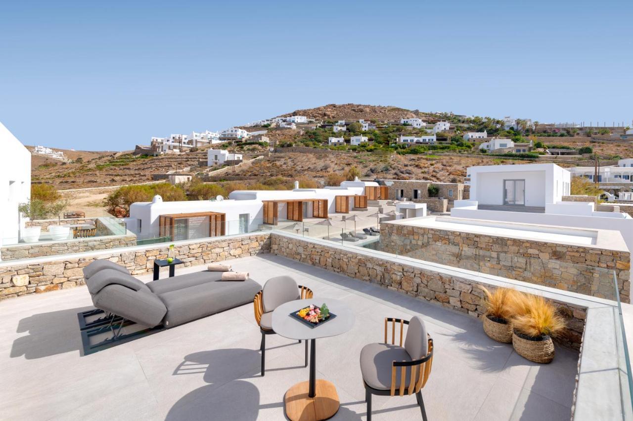 Prestige Junior Suite with Sea and Pool View