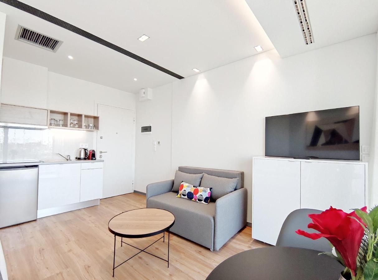 Studio with Balcony,1072044217:JPEG