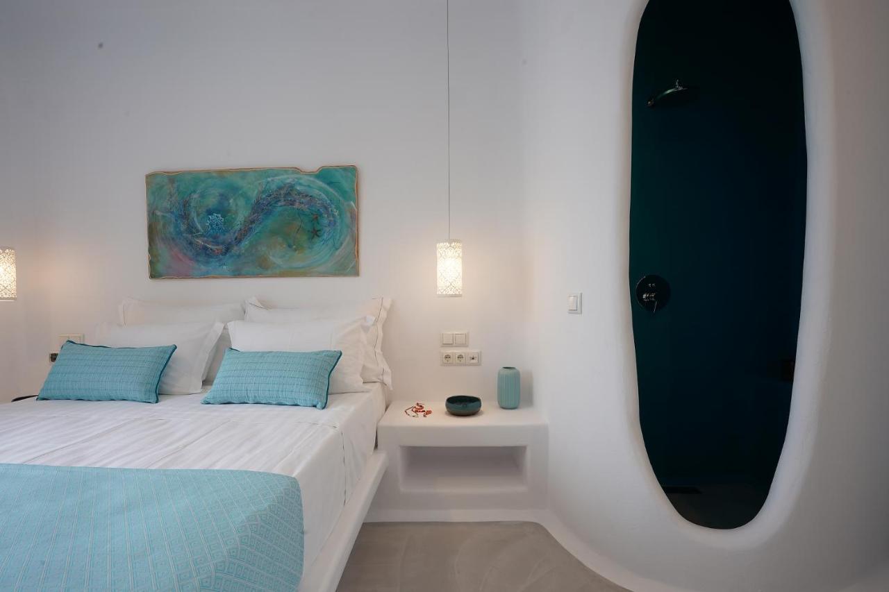 Deluxe Room Pool Front