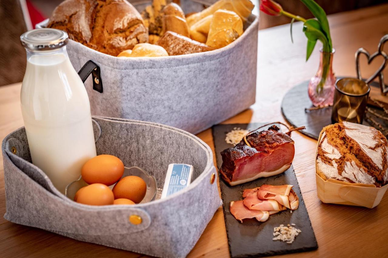 Family Room,1208064265:JPEG