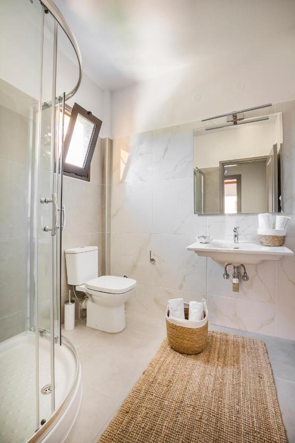 Suite with Side Sea View