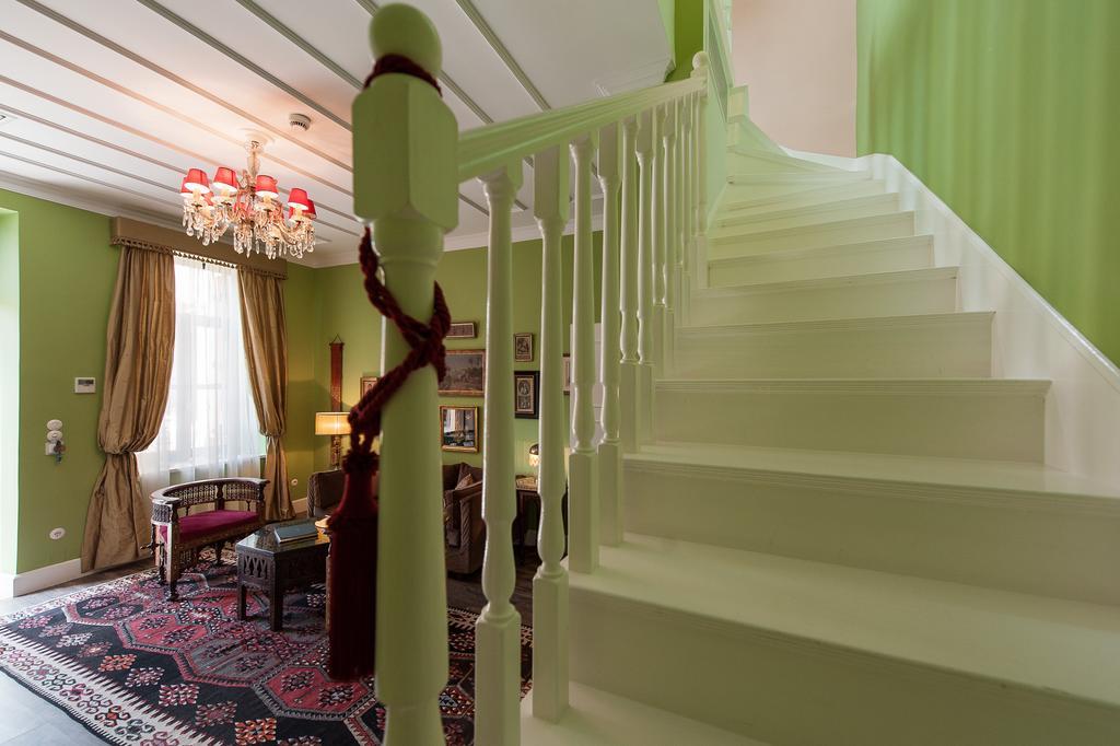 Luxury Suite Split Level