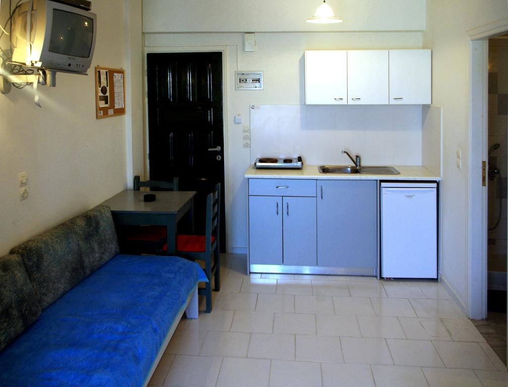 Economy Studio (3 Adults),109752798:JPEG