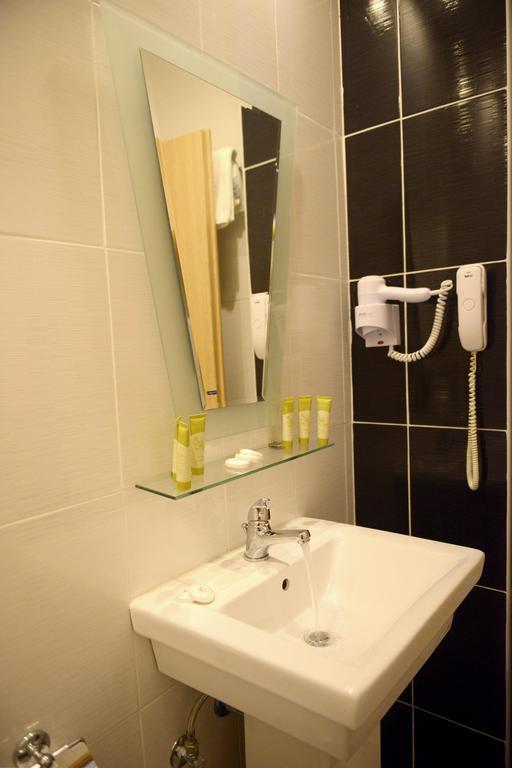 Budget Double or Twin Room with no window - Basement,110298579:JPEG