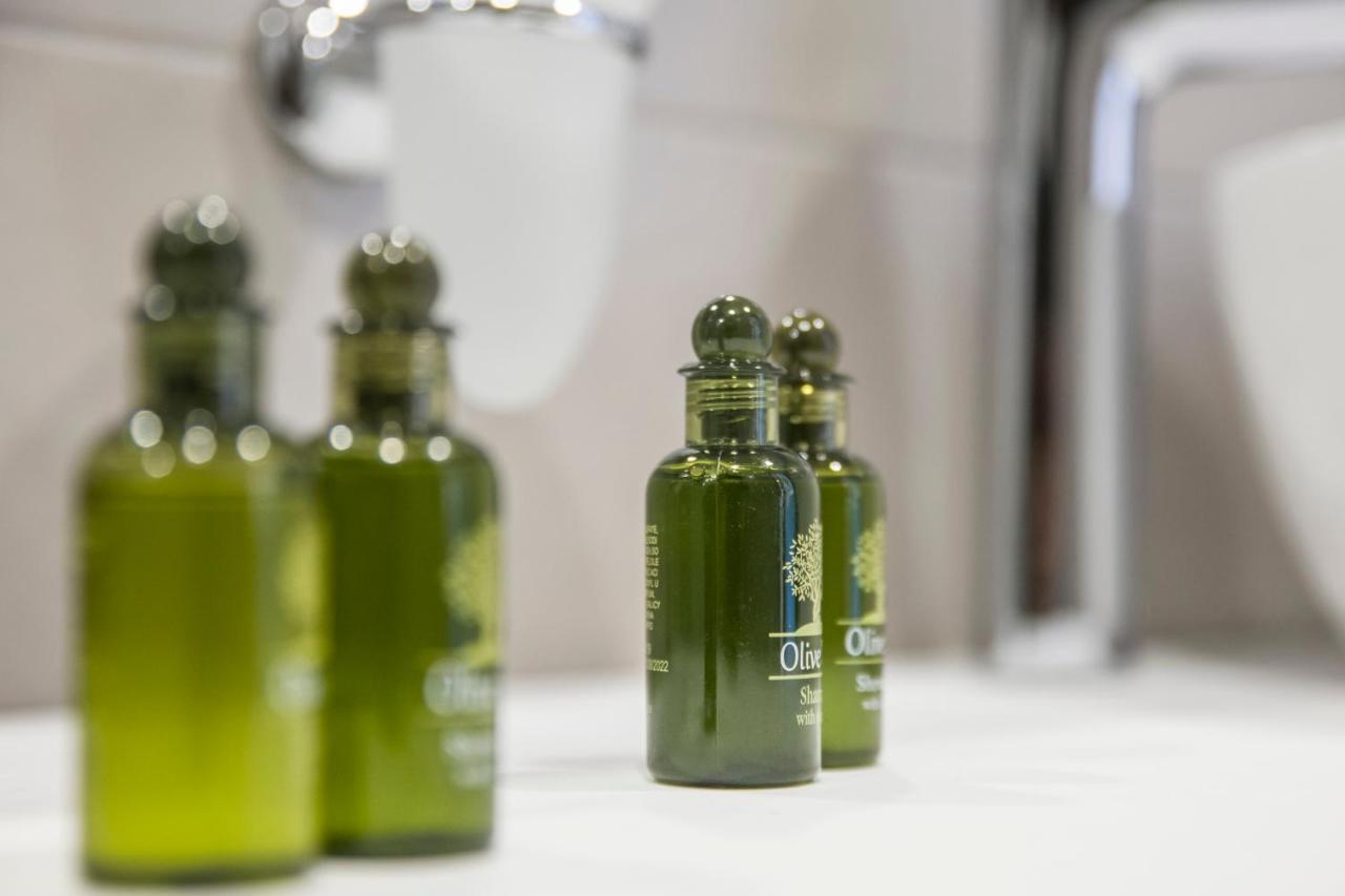 Double or Twin Room with Mountain View,1108302207:JPEG