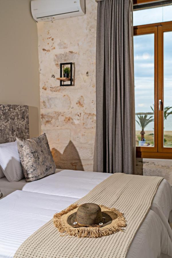 Deluxe Δίκλινο Δωμάτιο - με 1 Διπλό ή 2 Μονά Κρεβάτια - με θέα στη Θάλασσα