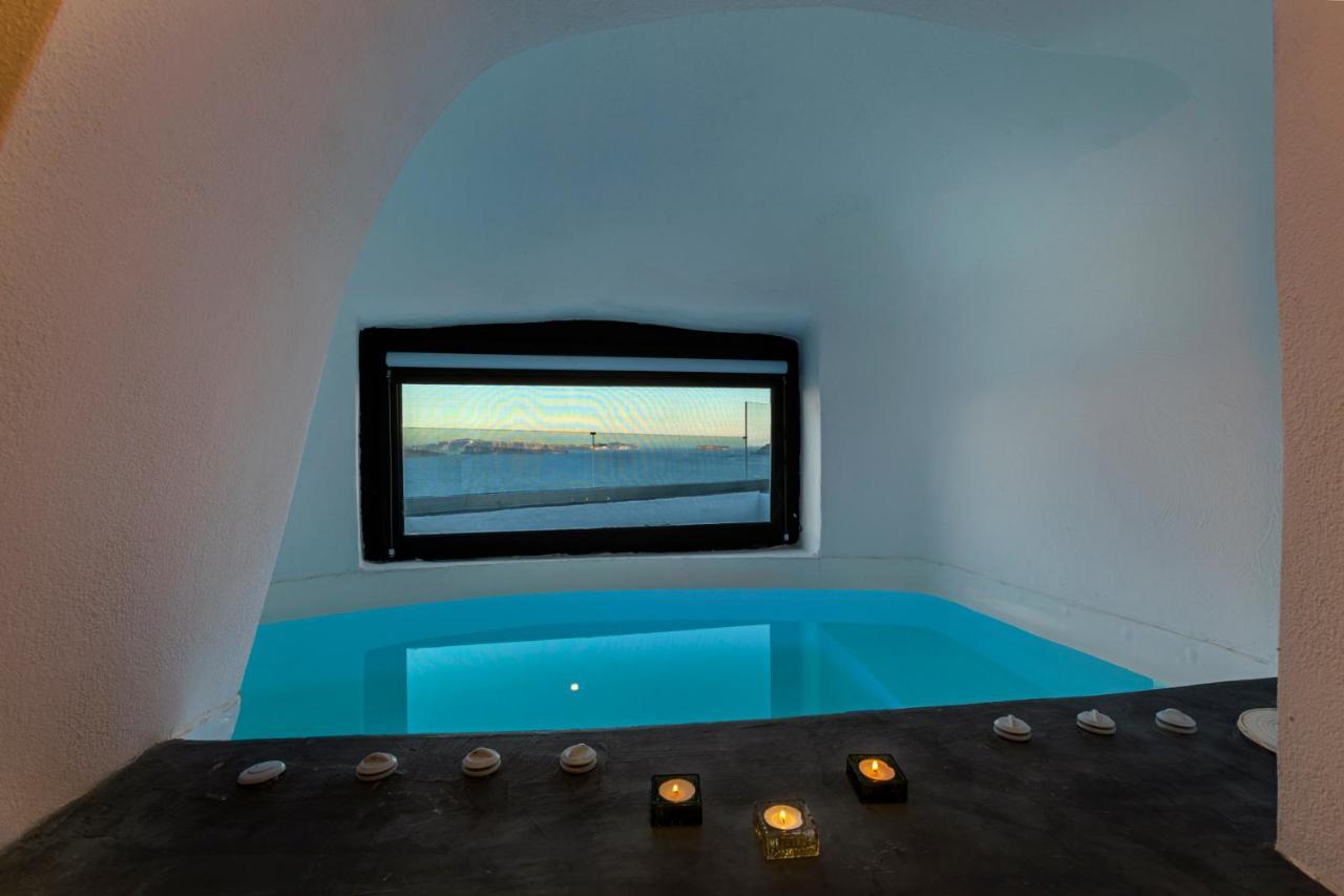 Grande Suite en Duplex avec Bain à Remous Intérieur - Vue sur Caldeira