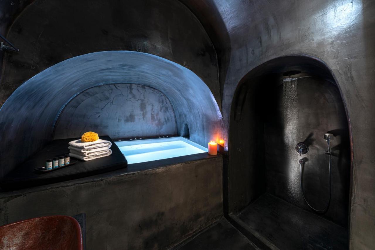 Suite Lune de Miel avec Jacuzzi Intérieur - Vue sur Caldeira