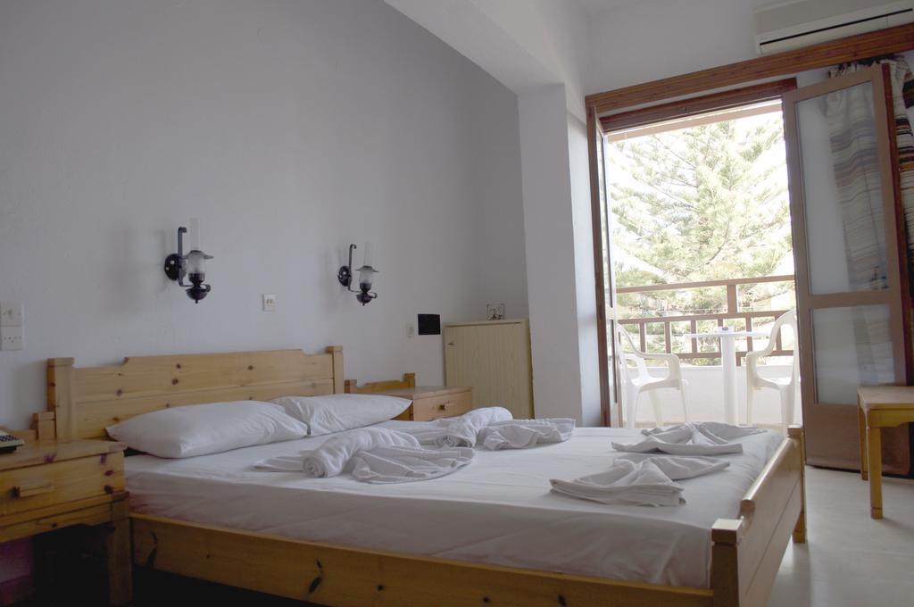 Double or Twin Room,111805390:JPEG