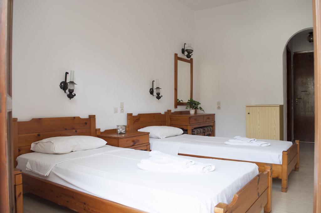 Triple Room,611585280:JPEG
