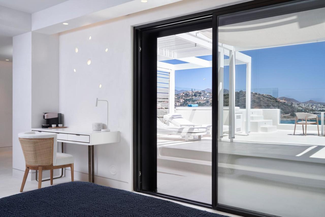 Premium Junior Suite mit Meerblick und Whirlpool im Freien
