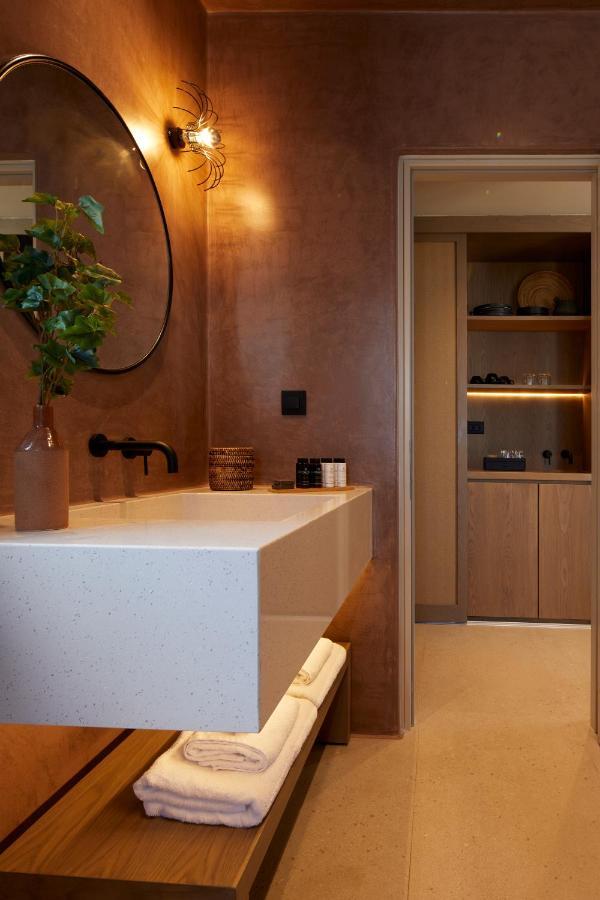 3Sixty Suite Outdoor Hot Tub