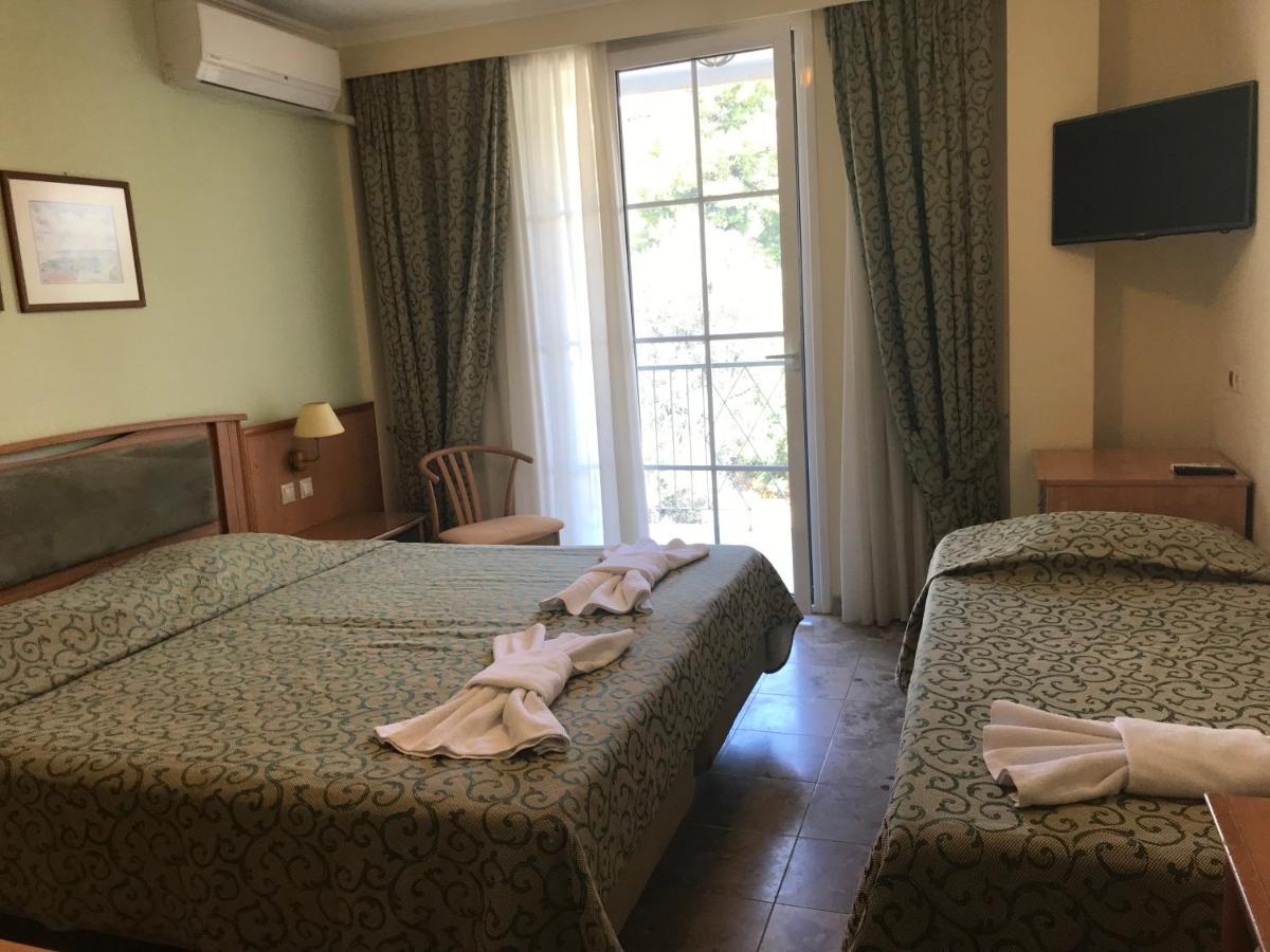 Τρίκλινο Δωμάτιο με θέα στο Βουνό