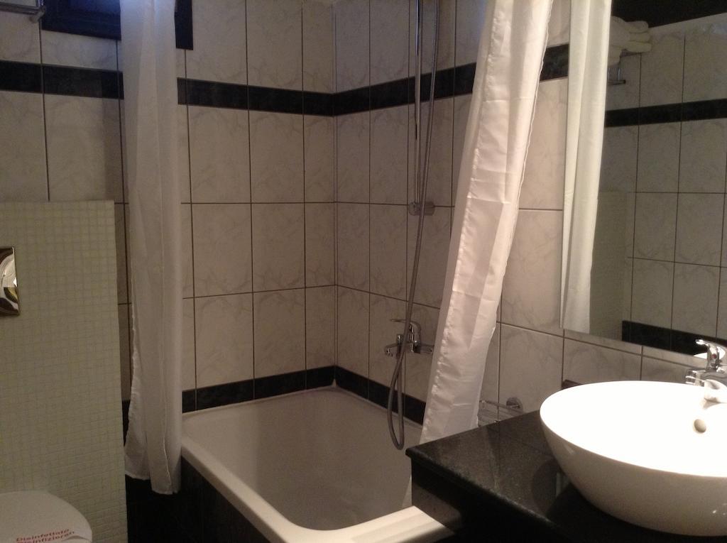 Double or Twin Room with Pool View,1599665370:JPEG