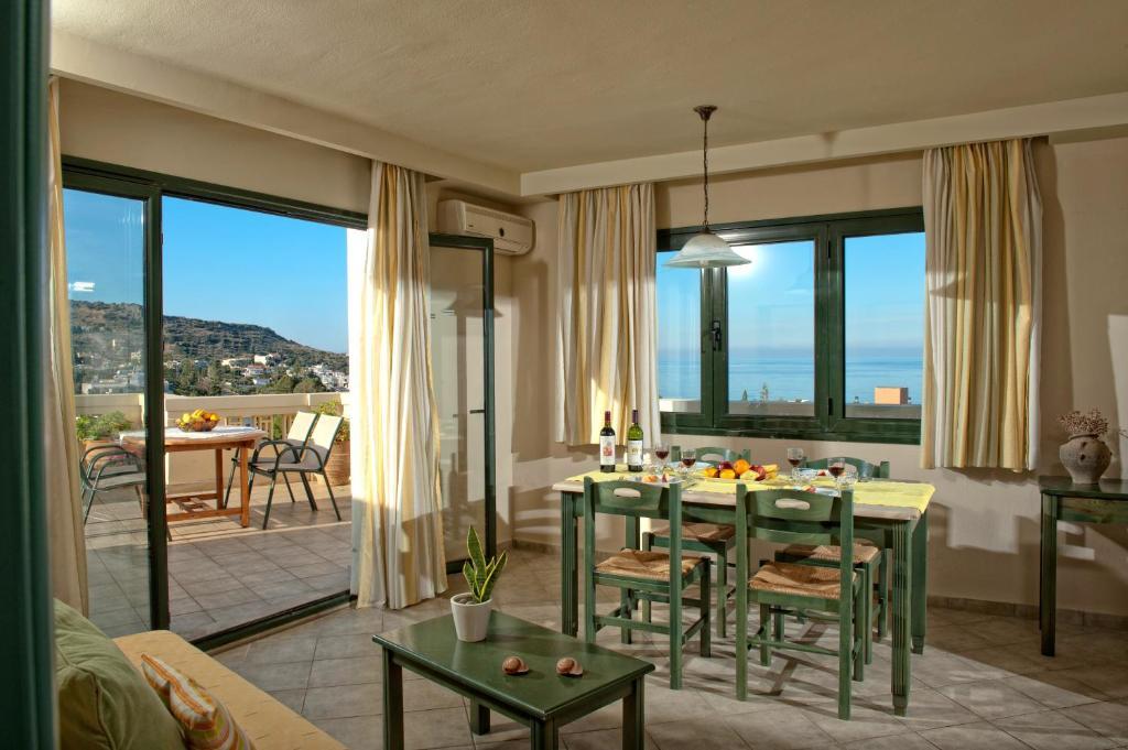 2-Bedrooms Family Apartment Sea View