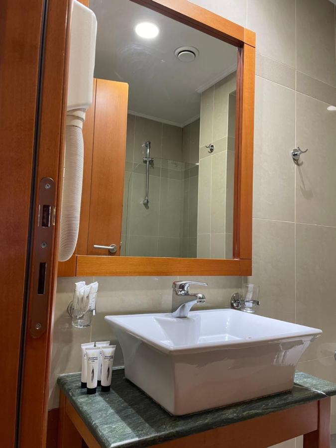 Quarto Família (2 Adultos + 2 Crianças)
