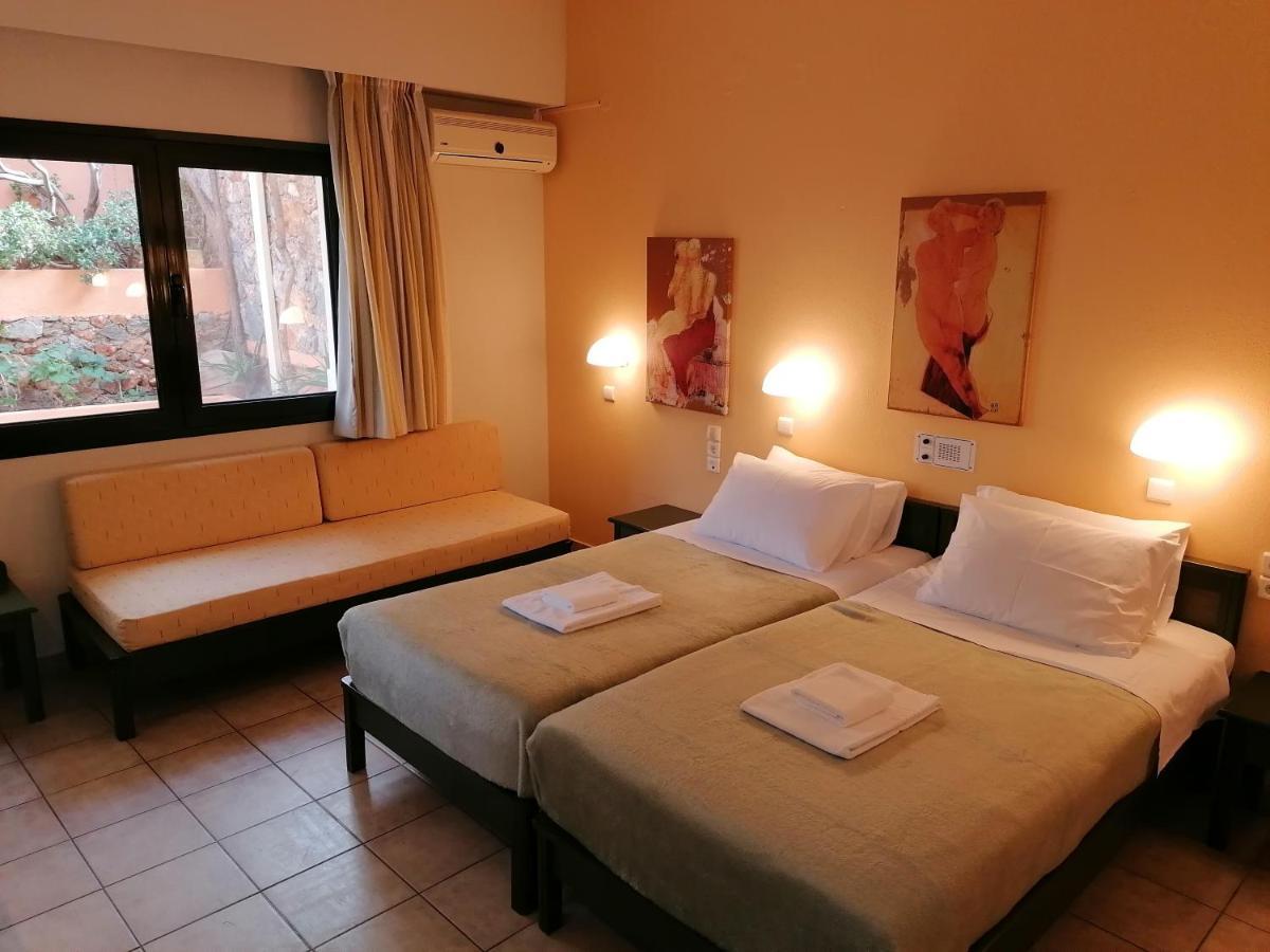 Studio with Garden View (2-3 Adults),1204611844:JPEG