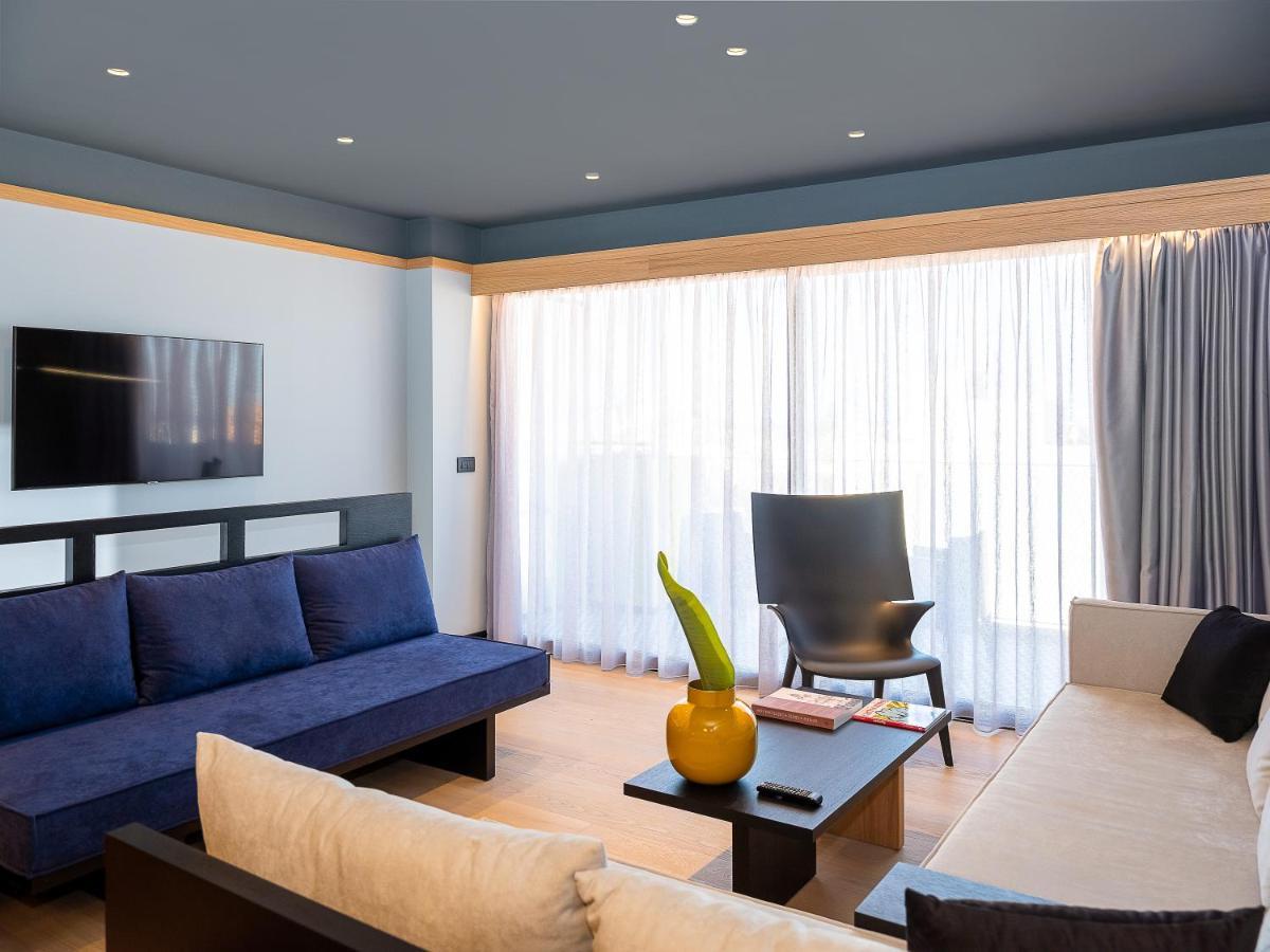 Signature Penthouse Suite