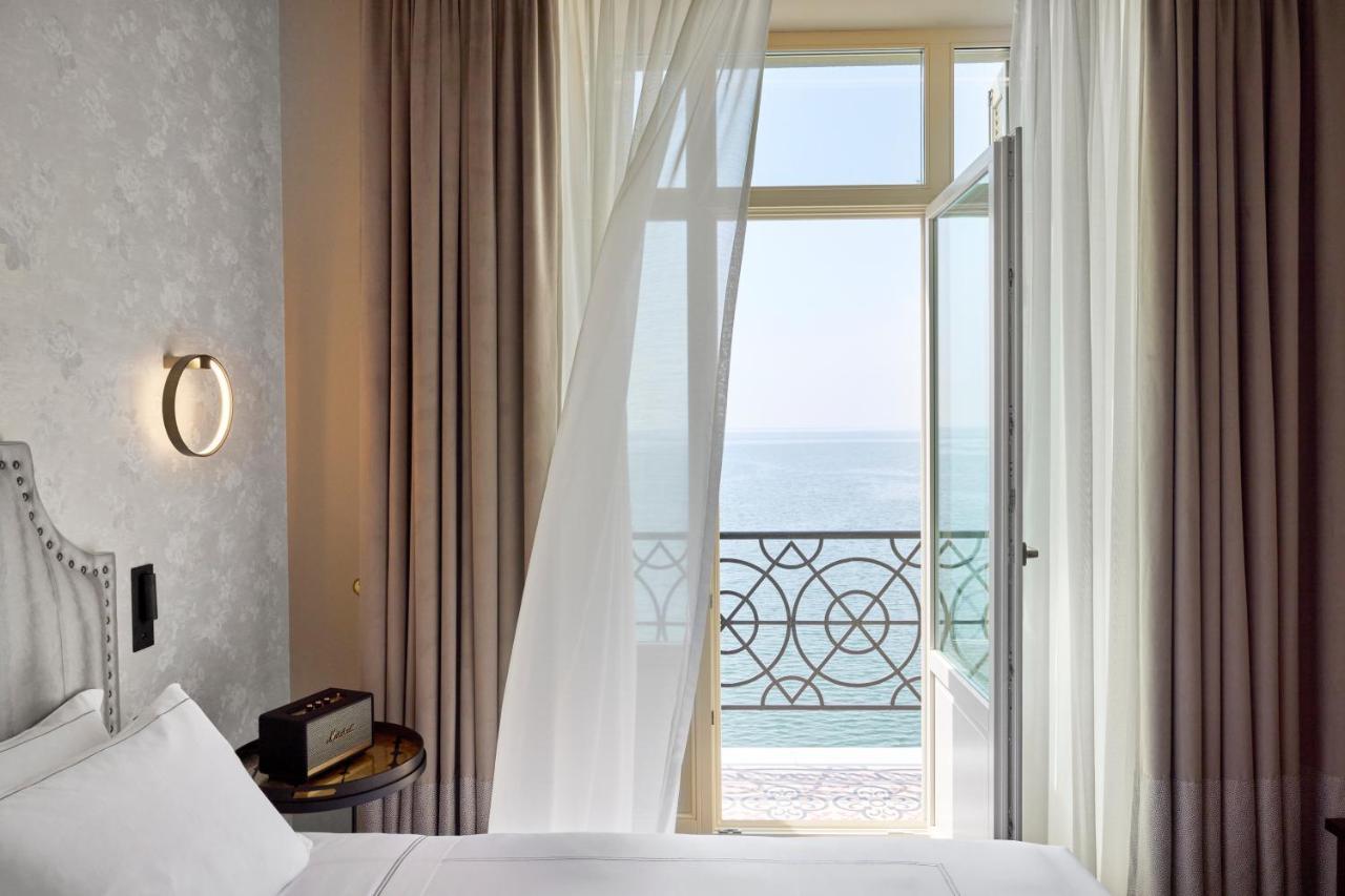 Junior Suite Sea Front Balcony