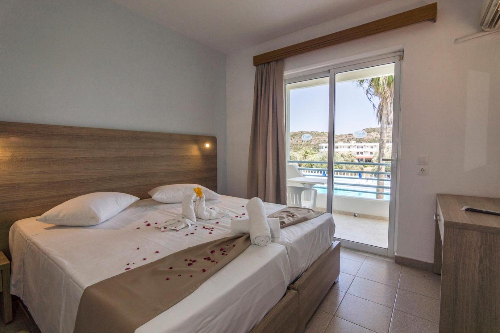 Triple Room Pool View