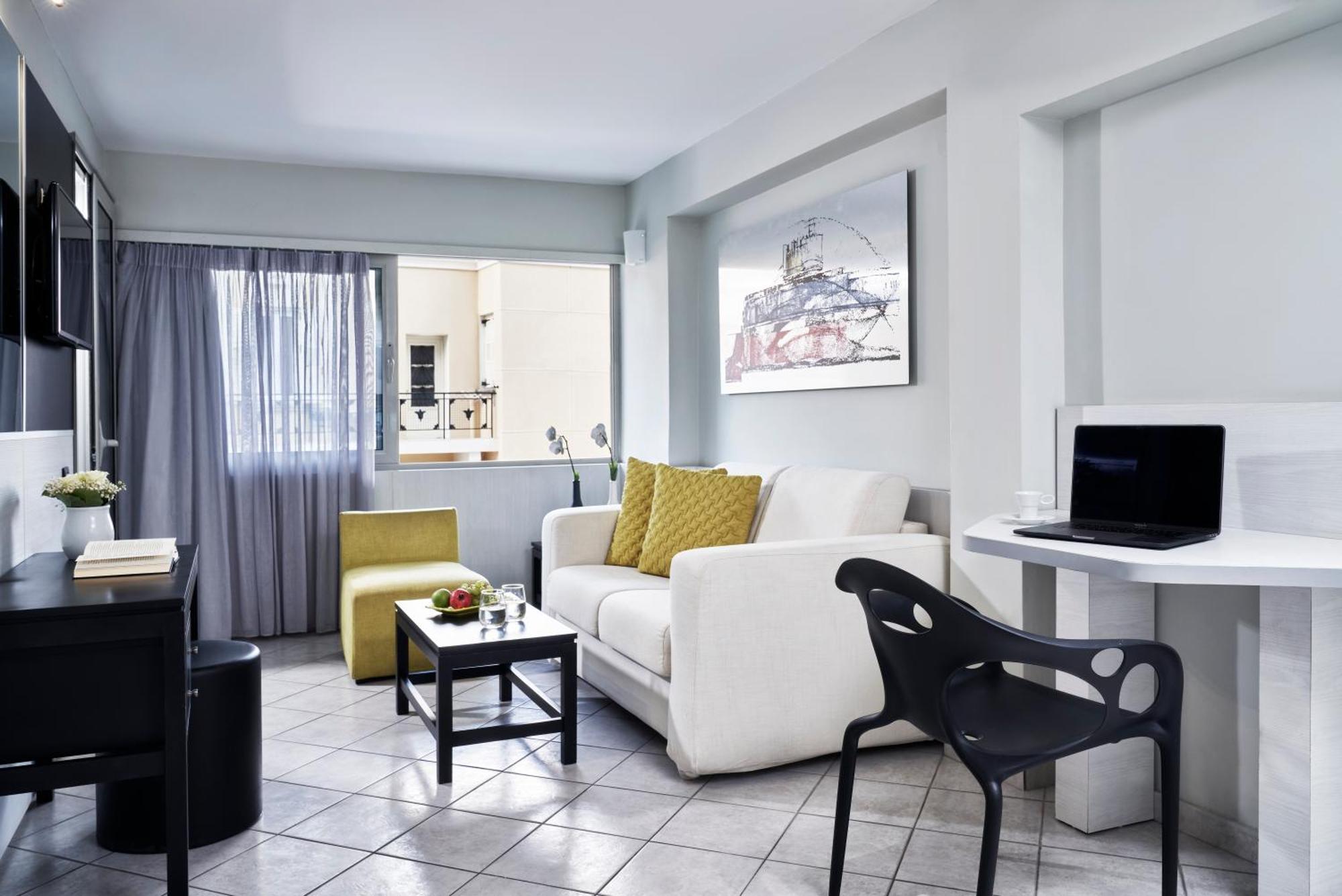 Standard Suite,1207988137:JPEG