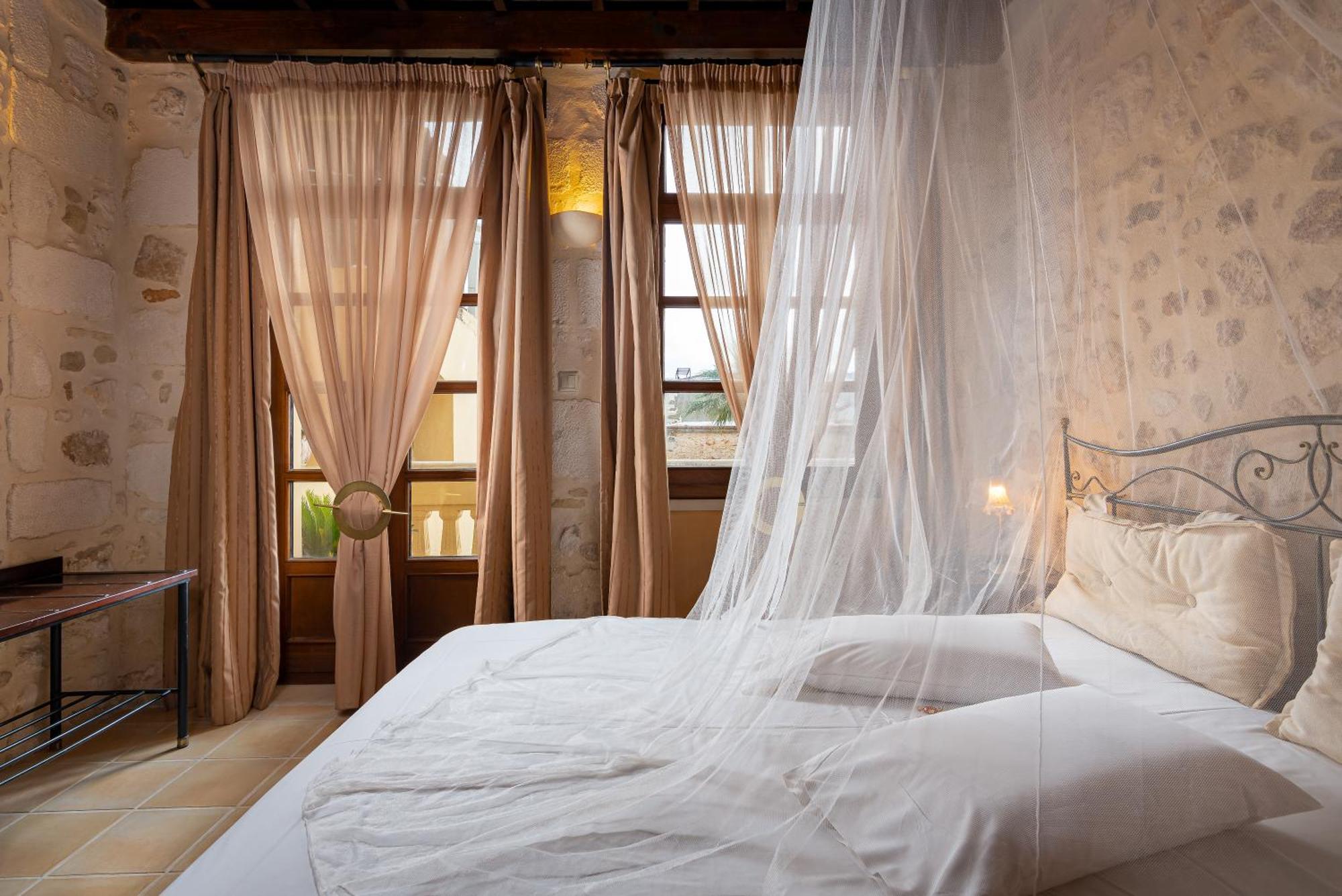 Superior Room with Old Town View,1207991968:JPEG