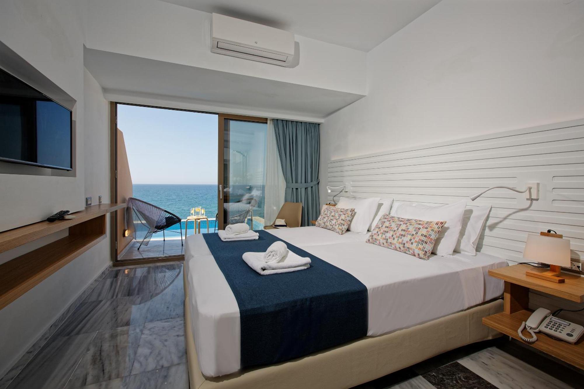 Superior Studio sea view private pool