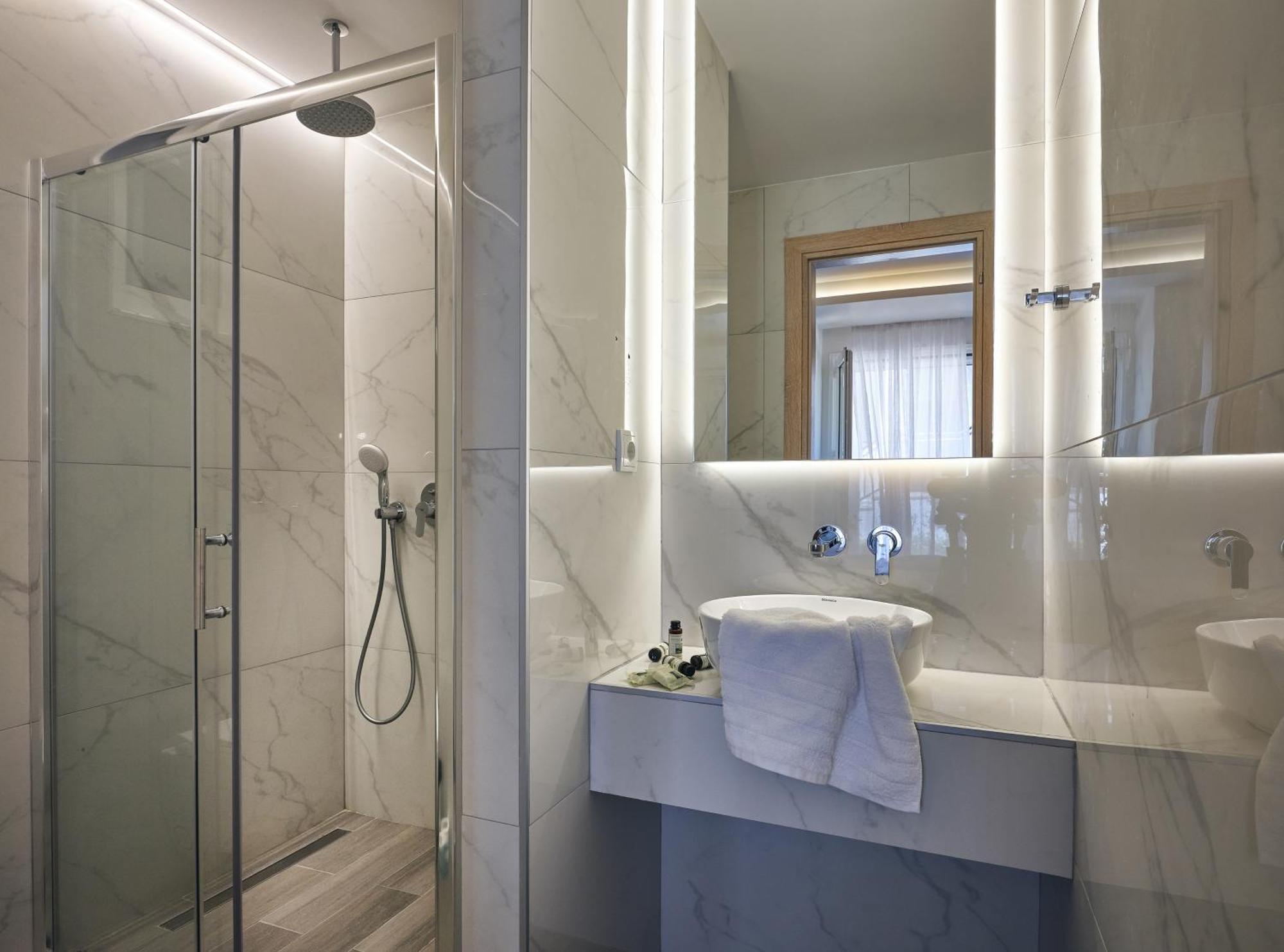 Deluxe Double or Twin Room Balcony