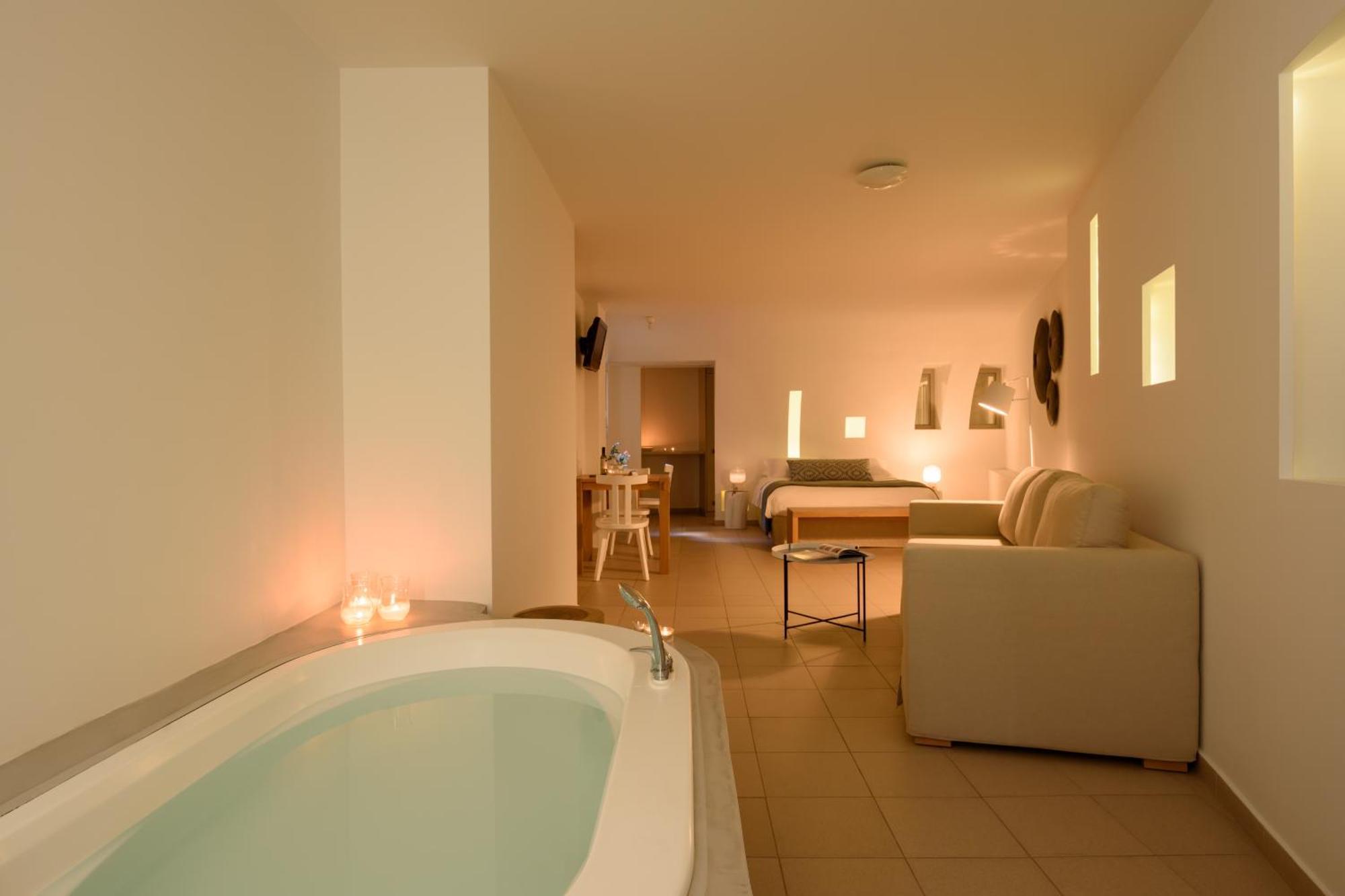 Panorama Suite Caldera View