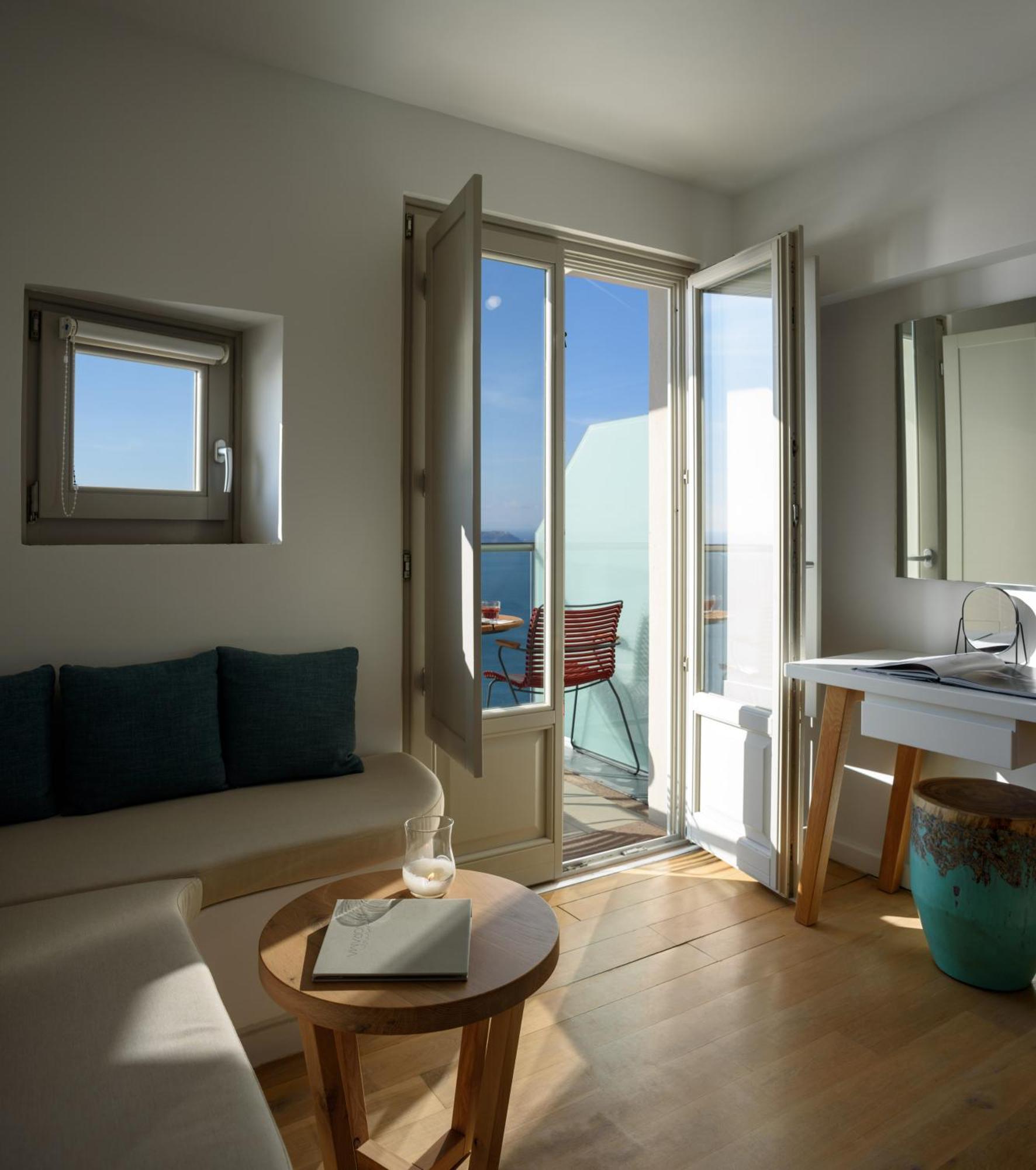 Standard Double Room Caldera View