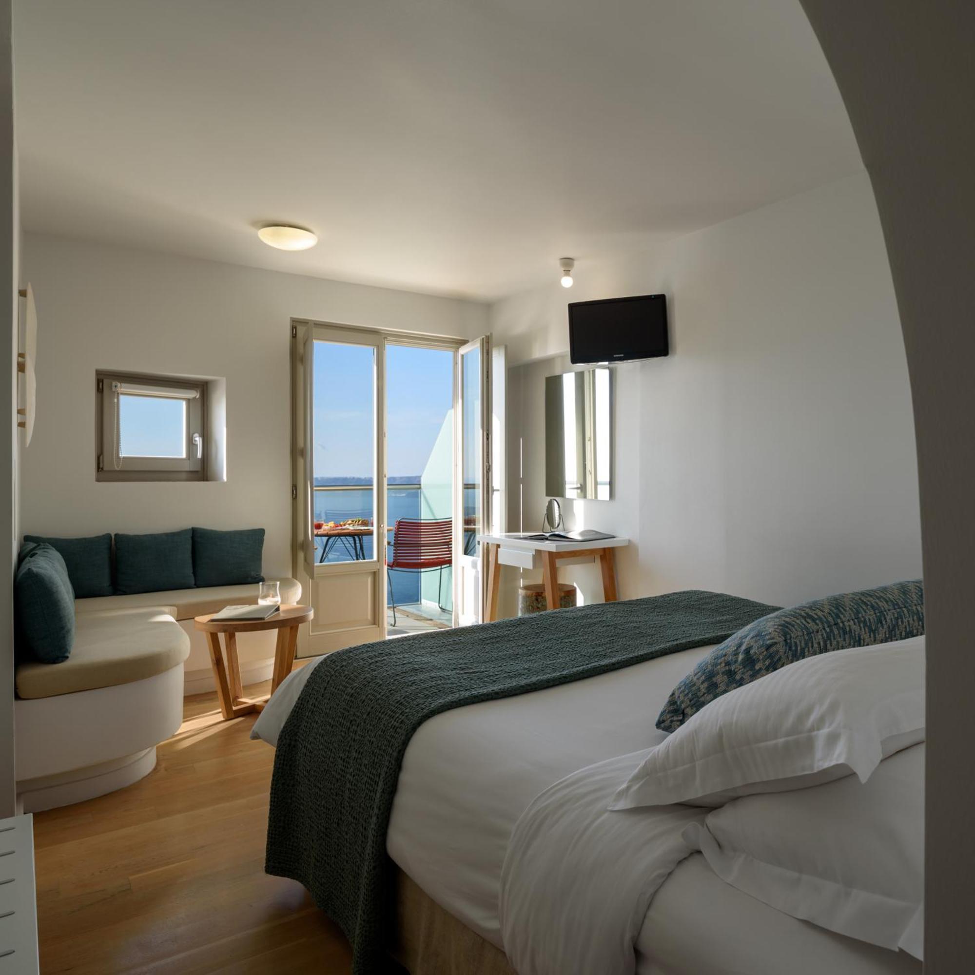 Standard Double Room Caldera View